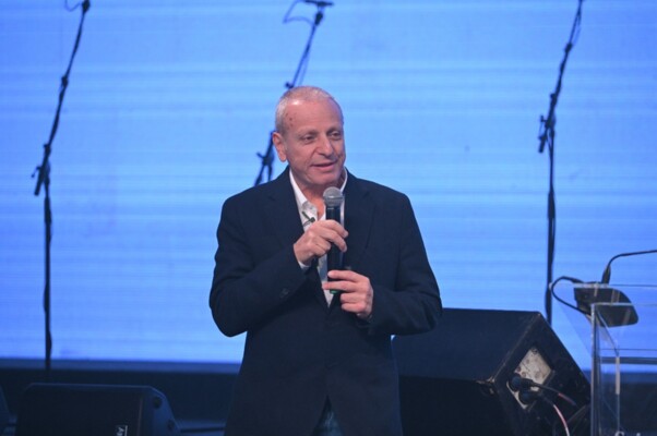 المطران عودة خلال عشاء جمعية القديس بورفيريوس: لم تننشأ لتكون رقما على لائحة الجمعيات بل شمعة مضاءة في عالم مظلم