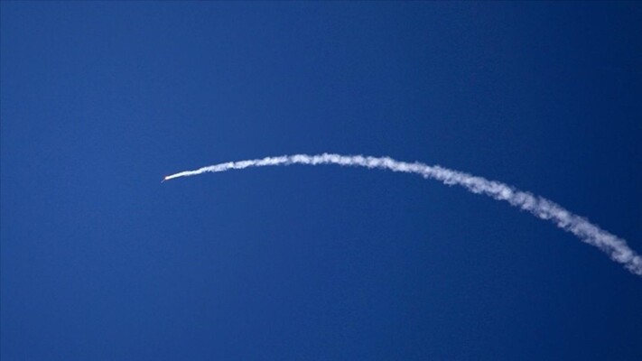 الجبهة الداخلية الإسرائيلية: إنذار مبكر عقب رصد هجوم صاروخي إيراني يستهدف وسط إسرائيل والقدس