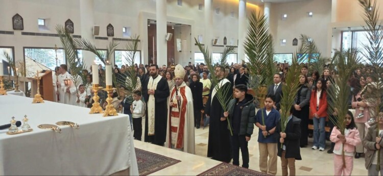 المطران معوض ترأس قداس الشعانين في زحلة ودعا للصلاة من أجل خلاص لبنان والسلام