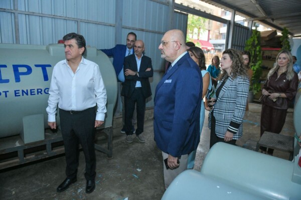 جامعة الروح القدس ومركز IPT للطاقة دشنا محطة الأبحاث التجريبية لإنتاج الوقود الحيوي البيوديزل