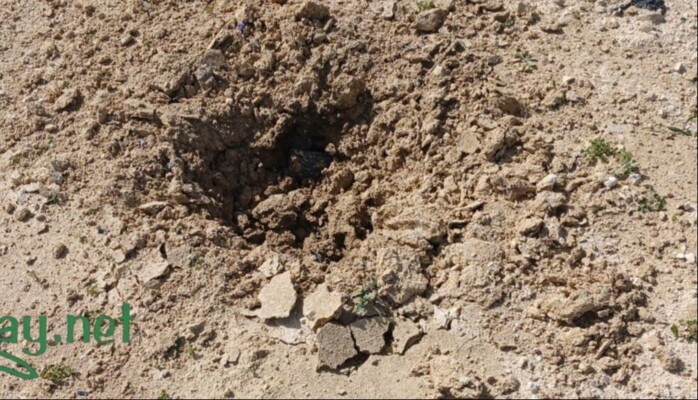 محلقة اسرائيلية ألقت قنبلة قرب جرافة في بلدة معروب