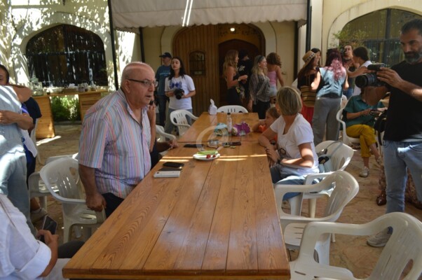 جولة إعلامية فنية في شاتو سان توماس دعما لإنتاج النبيذ اللبناني