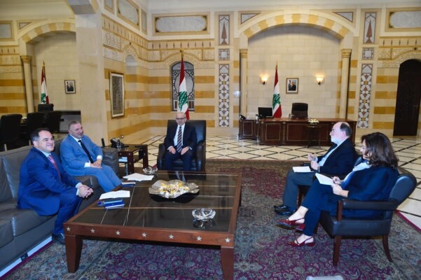 سلام بحث مع البنك الدولي مشاريع الإعمار والدعم واستقبل وفد المتعاقدين وتسلّم دعوة لحفل إفطار دار الفتوى