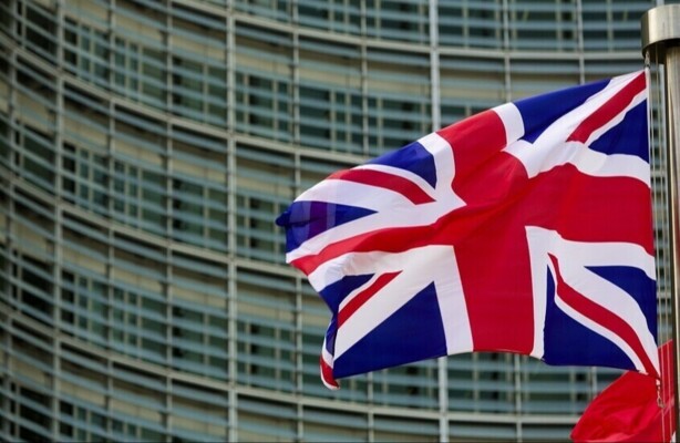 سلطات بريطانيا تستدعي سفير إيران بعد اتهامات لإيراني وآخر مزدوج الجنسية