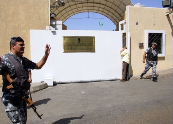في صحف اليوم: دبلوماسي عربي يروي كواليس سقوط سياسيين لبنانيين في فخ "الامير المزعوم" أبو عمر