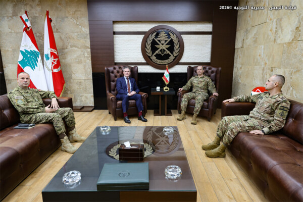 العماد هيكل بحث مع سفير كندا في أهمية تأمين الدعم للجيش في ظل الأوضاع الراهنة