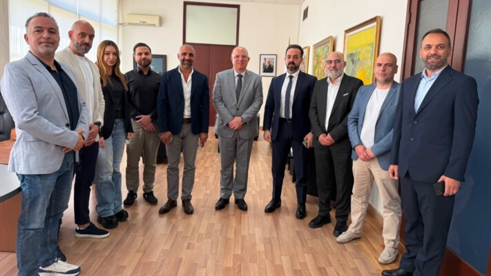 وزير العمل استقبل مسؤولة في منظمة العمل الدولية ووفدين من نقابتي موظفي "الخليوي" وأصحاب الأفران شمالا