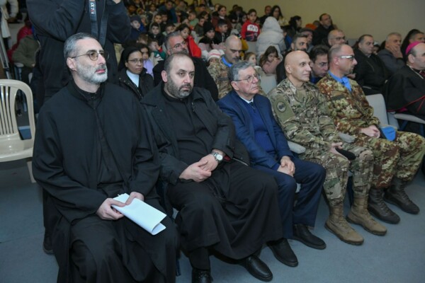 جامعة الروح القدس الكسليك والرهبانية اللبنانية المارونية وزعتا هدايا على أطفال الجنوب في رميش