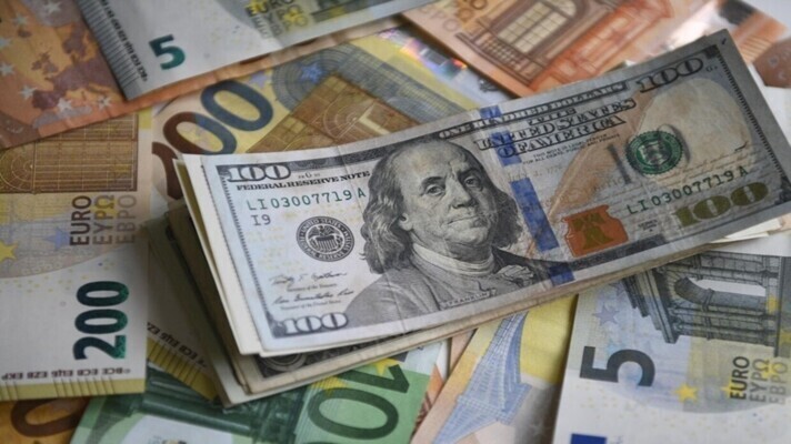 استقرار الدولار مع توقعات خفض الفائدة الأميركية