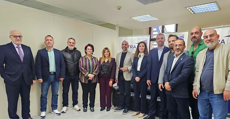 نقابة الخلوي والهيئة الناظمة للاتصالات: نؤكد على الدور الحيوي للموظف في تقدّم هذا القطاع