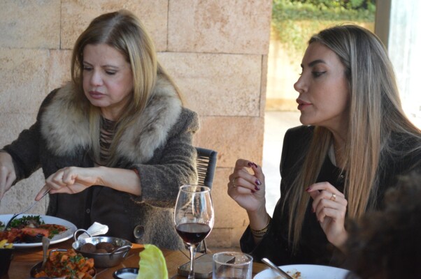 افتتاح القرية الميلادية في Serenata بمشاركة إعلامية بدعوة من الوزيرة السابقة زينة عكر