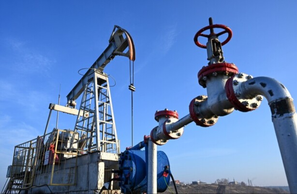 "أ ف ب": ارتفاع أسعار النفط أكثر من 4% وسط حال من عدم اليقين بشأن المحادثات الإيرانية الأميركية