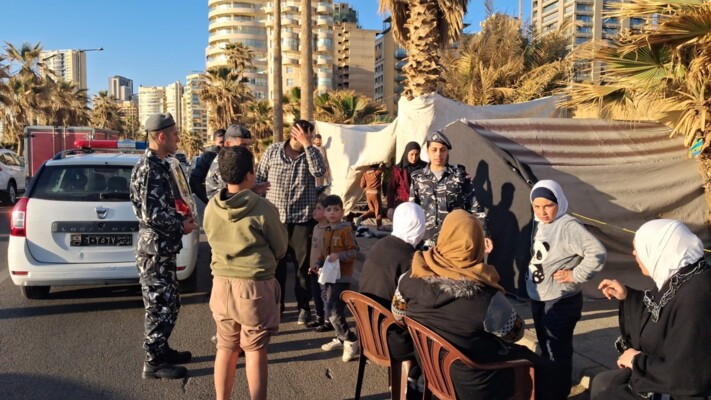 قوى الأمن: الطلب من النازحين عند كورنيش الرملة البيضاء الانتقال لأماكن الإيواء يأتي بسياق إنساني وتنظيمي