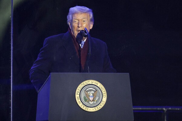 البيت الأبيض: إستراتيجية ترامب الجديدة تقضي بتعديل الحضور الأميركي بالعالم وتتعهّد بوضع حد للهجرة الجماعية