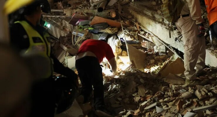 "رويترز": زلزال بقوة 7.43 درجة قبالة سواحل فنزويلا
