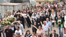 انطلاق احتفالات عيد القديس شربل في بقاعكفرا باستقبال ذخائر القديسة رفقا