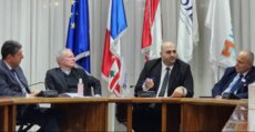 إدارة مستشفى أوتيل ديو دو فرانس كرّمت وزير الصحة العامة تقديرًا لدعمه القطاع الصحي