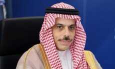 وزير الخارجية السعودي بحث مع نظيريه القطري والعُماني جهود الحفاظ على الأمن في المنطقة