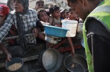 الأونروا: آلاف النازحين الفلسطينيين في غزة يعيشون ظروفًا إنسانية قاسية داخل ملاجئ مكتظة وخيام موقتة
