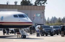 سي بي اس: هبوط اضطراري لطائرة تقل وزير الأمن الداخلي الأميركي بعد تعطل المحرك