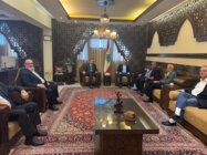 محافظ الجنوب استقبل نقابة اصحاب محطات المحروقات وتم البحث بتنظيم أوضاع المحطات ومنح مهلة لتسوية التراخيص