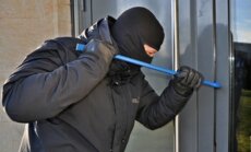 ملثمون سرقوا محتويات محل لبيع الهواتف الخلوية في عكار بقيمة 40 ألف دولار