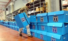 تايمز أوف إسرائيل: بعد فرز 42% من الأصوات تكتل نتانياهو يتقدم على المعارضة بـ57 مقعدا مقابل 47