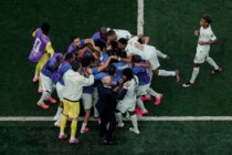المنتخب الفرنسي يتاهل الى نصف نهائي كاس العالم بعد الفوز على المغرب ٢ - صفر