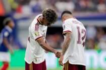 منتخب اسبانيا يتاهل الى نهائي كاس العالم بعد الفوز على فرنسا ٢ - صفر