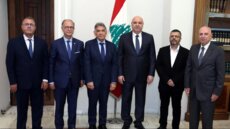 وفد من الأطباء برئاسة شلالا اكد للرئيس عون تأييد أي حل سلمي يحفظ أمن لبنان واستقراره