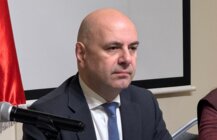 حاصباني: إيران لا تزال بالمراحل الأولى من أزمة النفط لكنها تتحرك نحو المنطقة الخطرة
