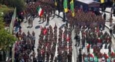 مسيرات حاشدة واستعراض عسكري في طهران تحت شعار