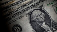 رويترز: انخفاض الدولار الأميركي 0.45% مقابل الفرنك السويسري مسجلا أدنى مستوى له في 11 يوما