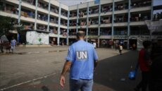 الأونروا: تم استهداف 9 مدارس من منشآتنا ومركزين صحيين يؤويان أكثر من 11 ألف شخص بمدينة غزة