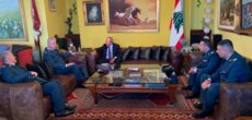 لحود استقبل وفدًا من الجيش: قيادته تستحق التهنئة لعدم انصياعها لأي إملاء داخلي أو خارجي