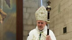 المطران عون: فرح القيامة يبعث فينا رجاء أقوى من اليأس الذي يغلفنا بسبب الحروب والمآسي