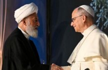 البابا لاوون شكر الشيخ الخطيب: من مسؤوليتنا تشجيع أبناء لبنان على الحوار والمحبة والسعي نحو السلام