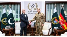 الحجار بحث مع قائد الجيش الباكستاني سبل تعزيز التعاون والتنسيق بين لبنان وباكستان