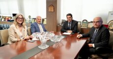 مرقص بحث مع وفد بريطاني بتطوير التواصل الحكومي والتقى وفدًا عرض لمشروع الدولة المدنية