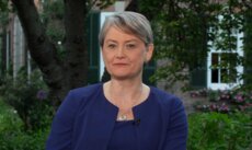 وزيرة الخارجية البريطانية: نضغط على إيران حتى لا تتخذ اقتصاد العالم رهينة عبر التحكم بمضيق هرمز