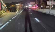 وزارة الاشغال باشرت تنفيذ أعمال تخطيط الطرق على الأوتوستراد الساحلي بين المدفون ونهر إبراهيم ليلًا