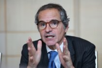 غروسي قلق من ضرب مسيّرة لمبنى في محطة زابوروجيا: مهاجمة المواقع النووية تشبه اللعب بالنار