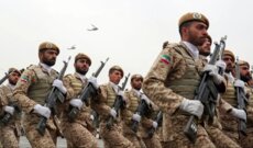 قائد البحرية بالجيش الإيراني: قواتنا تواجه العدو بقوة ولن تسمح له بالتقدم ونواصل الدفاع عن أمننا ومصالحنا