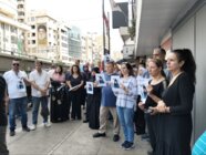 موظفو وزارة العمل نظموا وقفة تكريمية لروح زميلتهم هبة صباح التي استشهدت في الغارة الإسرائيلية على كفررمان أمس