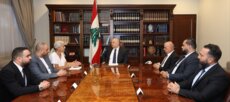 عون بحث مع وفد نقابة موظفي 