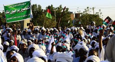  قوى التغيير والمجلس الانتقالي يوقعان على الاتفاق الانتقالي في السودان