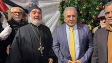 سفير فلسطين خلال إضاءة شجرة الميلاد في مخيم مار إلياس: سنواصل العمل من أجل السلام العادل والشامل