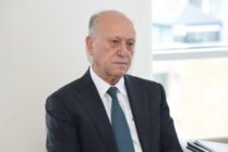 ريفي ردًا على قاسم: لبنان ليس ساحة لأحد ولا ملكًا لحزب وقراره في بيروت لا في طهران