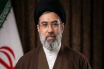 خامنئي: شعبنا صنع ملحمة عبر صموده الفريد أمام جيشين إرهابيين عالميين