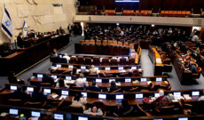 القناة 12: الكنيست يصوت بالقراءة التمهيدية على قانون تقييد الأذان في المساجد